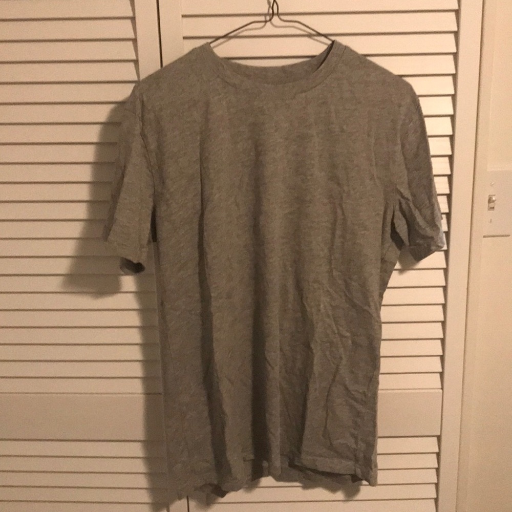 Grey tee